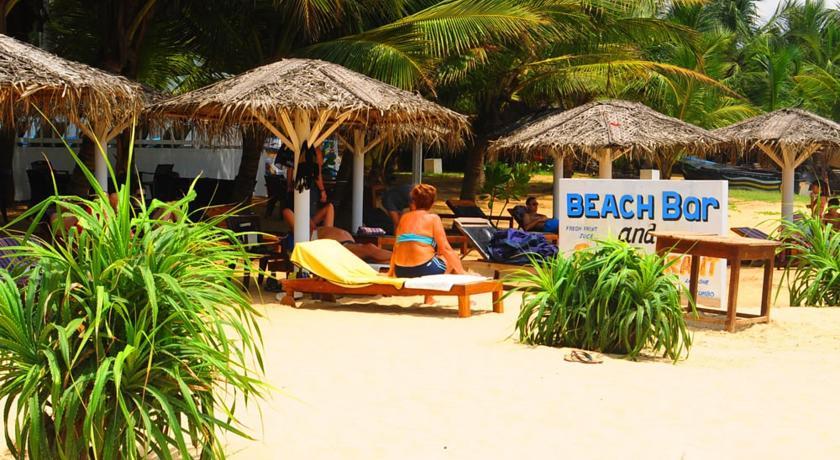 Lanka Beach Hotel Ettukala Exterior photo