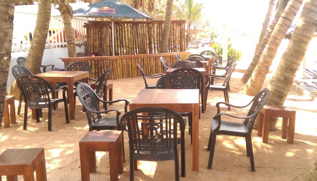 Lanka Beach Hotel Ettukala Exterior photo