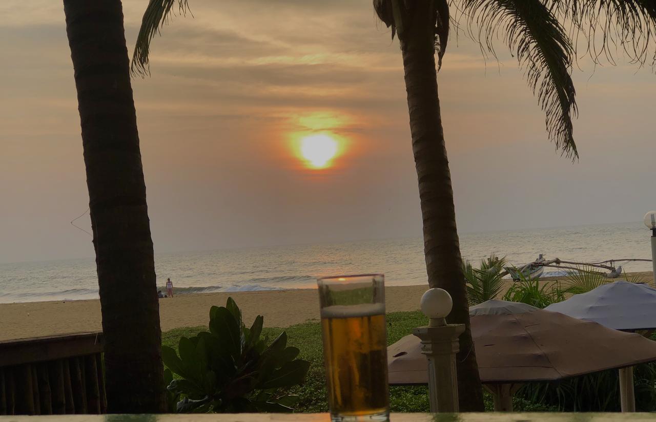 Lanka Beach Hotel Ettukala Exterior photo