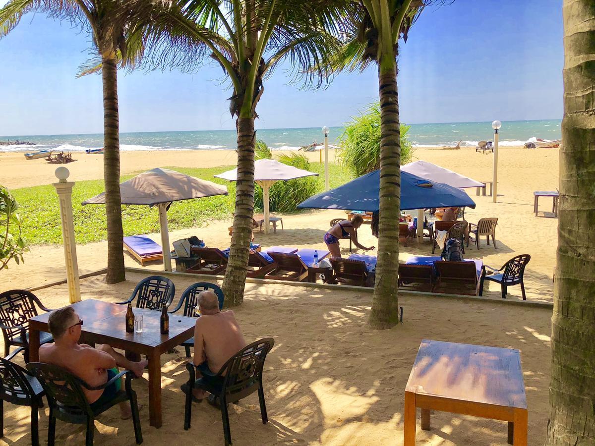 Lanka Beach Hotel Ettukala Exterior photo
