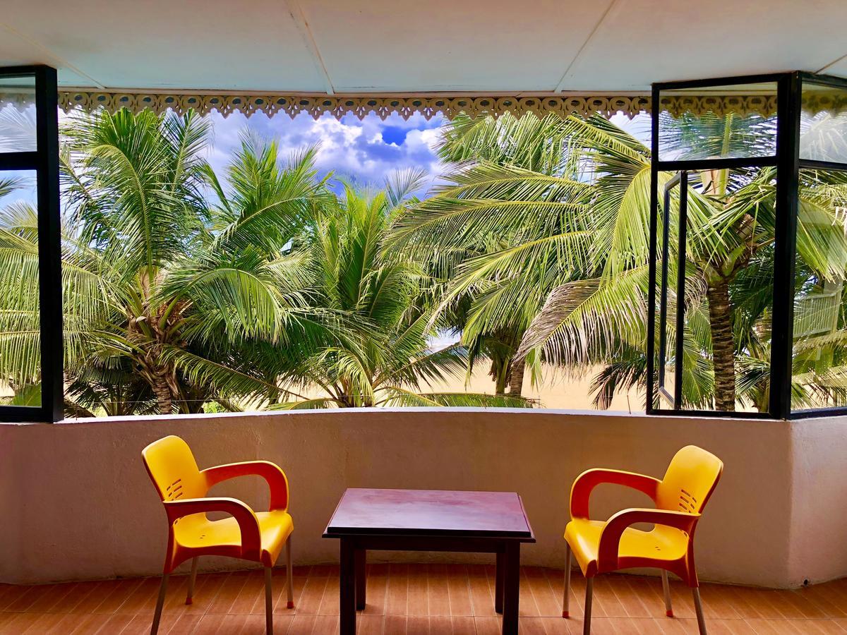Lanka Beach Hotel Ettukala Exterior photo