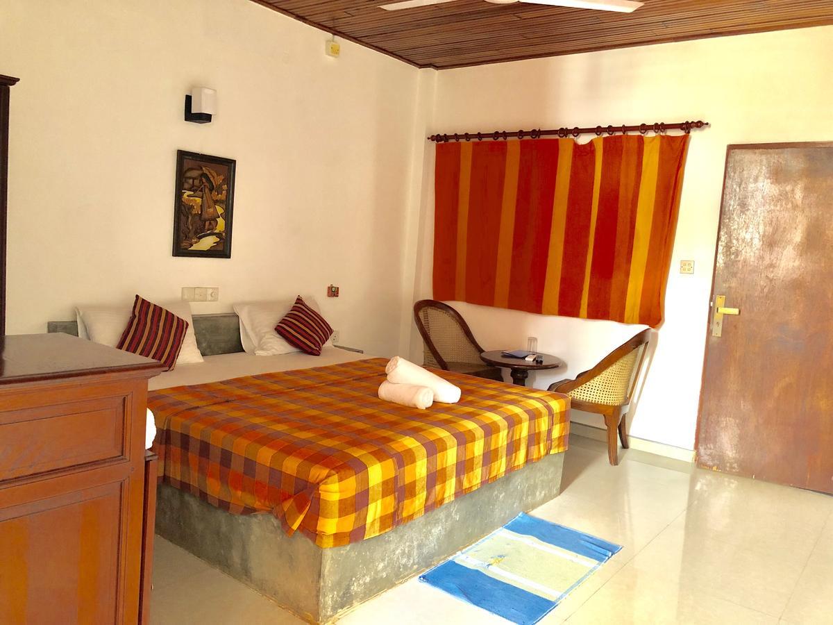Lanka Beach Hotel Ettukala Exterior photo